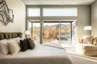 Custom Pool, Spa and Separate Casita - Stunning Desert Oasis