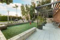 Boho Style Home la -Free Parking 10 Min to Cedars Baldwin Hills Crenshaw Plaza附近的飯店