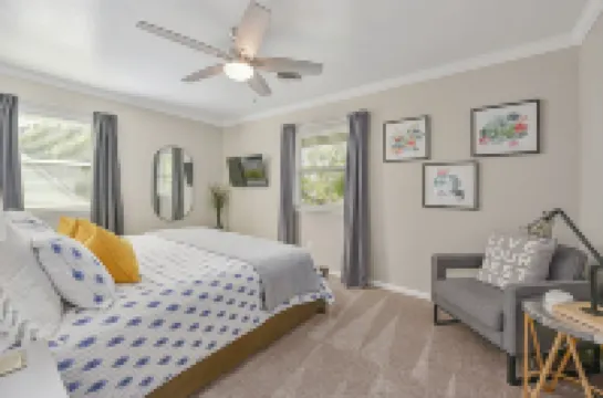 Spacious Backyard Oasis with Heated Plunge Pool - Charming Retreat