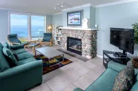 Stunning Ocean View and Whale Watching Retreat - Lavish Corner Condo