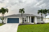 Free Heated Pool and Scenic Views - Spacious Oasis Hotel di Cape Coral
