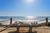 Ocean Views and Stylish Retreat - Serene Coastal Sanctuary Отели в г. Солана Бич