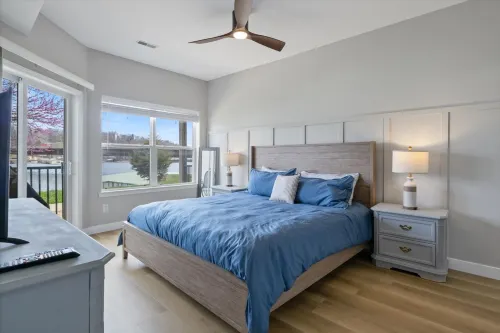 Stunning Lake Views and Access to Three Pools - Serene Getaway