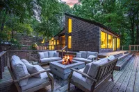 Cozy Retreat - Hot tub, Firepit, Grill, WiFi Hotels in Hixson