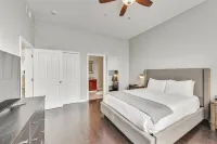 High Ceilings and Elegant Appliances - Charming Spacious Haven