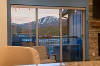 Mountain Retreat with Hot Tub and Sweeping Views - Tranquil Haven Hotels in Wasatch County