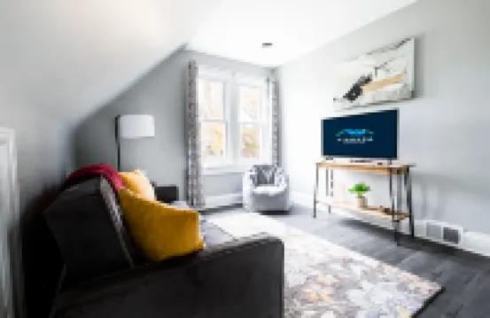 Cozy Getaway with Full Kitchen - Inviting Urban Retreat