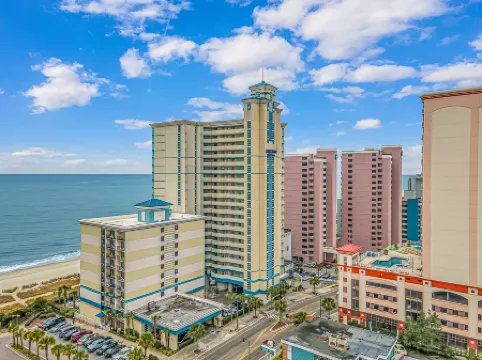 Oversized Balcony and Luxurious Decor - Stunning Oceanfront Retreat