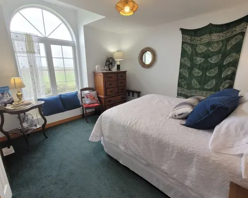 Spectacular beachfront with epic views, beautiful lit-up deck for sunset dining! Hotels in Lubec