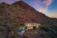 Panoramic Views and Chic Design - Stunning Desert Sanctuary