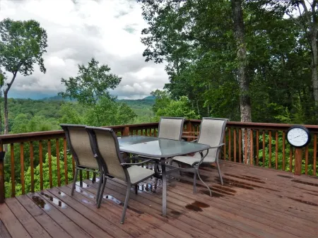 Lake Access and Scenic Views - Stunning Mountain Retreat Отели в г. Резерфорд