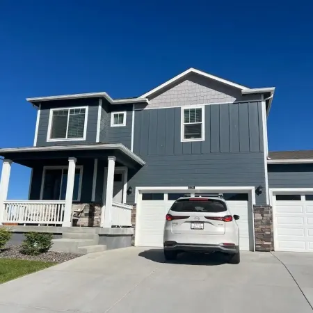 Newer build with 4 bedrooms, large backyard and beautiful mountain views.