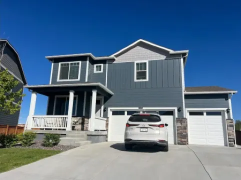 Newer build with 4 bedrooms, large backyard and beautiful mountain views.