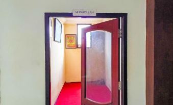 OYO 91936 Hotel Lima Dara