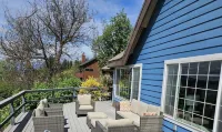 New! Charming Blue Haven Cottage with Amazing Lake Pend Oreille Views!