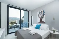 White Cliff Luxury Suites