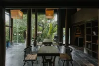 Toki Retreat Vân Long Hotels in Gia Vân