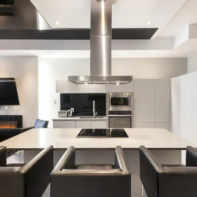 Boutique Lofts Milton Parc by Simplissimmo Hotels near Percival Molson Memorial Stadium