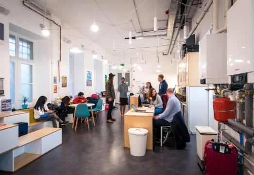 애비뉴 호스텔 조식 공간