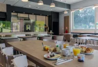 B&B Hotel Thionville Centre Gare Porte du Luxembourg A31 - breakfast