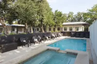 Hotel Flora and Fauna - Pools