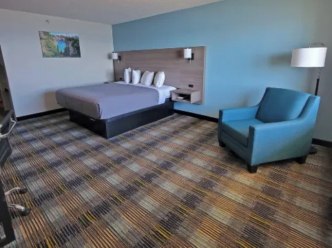 Bavarian Haus Lakefront Inn