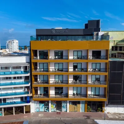Sea Avenue Hotel Hotels near Spratt Bight