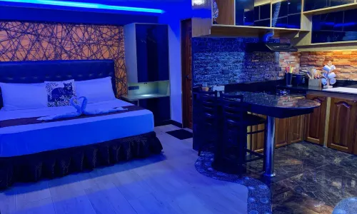 Clockworkorange Luxury Suites