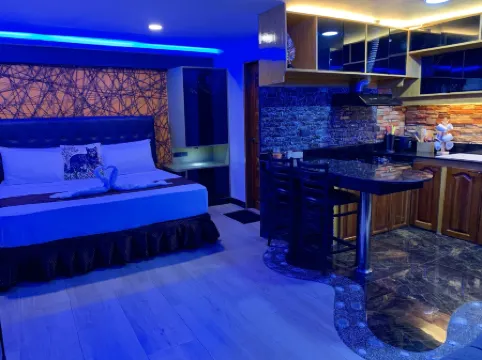 Clockworkorange Luxury Suites