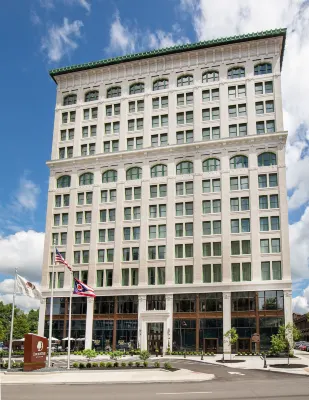 DoubleTree by Hilton Youngstown Downtown Hotels in Youngstown
