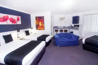 เครสเซนต์โมเทล