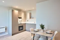 Studios in Central Bracknell, 30mins from London