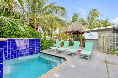 Flirty Flamingo Colorful Waterfront Escape w Pool