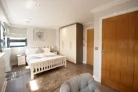 Malthouse Court Hotels in Kidmore End