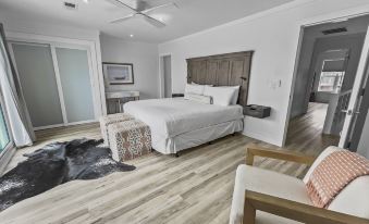 Three Steps to the Beach - 2 Br Townhouse by RedAwning