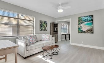 Modern Apt Near Beach – Views Wi-Fi