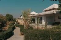 Brij Pola, Jawai - Luxury Jungle Camp with Private Pools Hotels in Bera