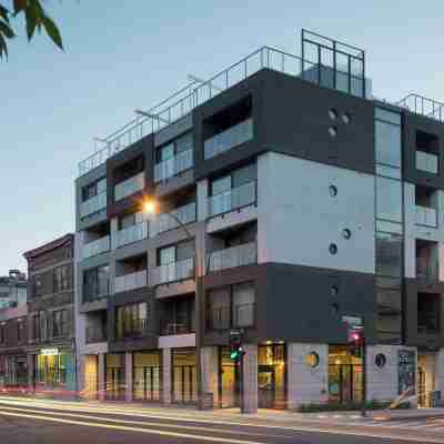Boxotel Montreal Hotel Exterior