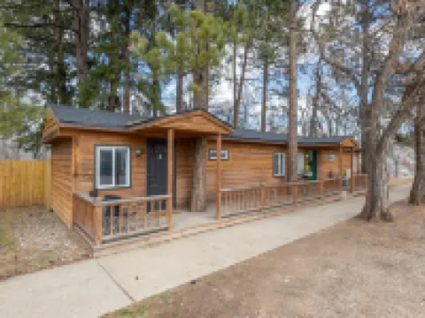 Spearfish Cottages Hotels in Spearfish