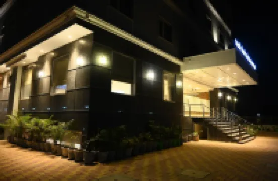 닐 클라스 인 익스프레스 아그라