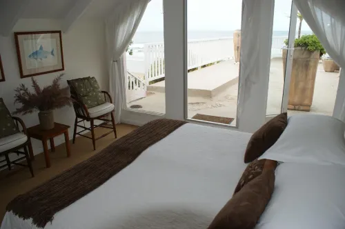 The Pink Lodge on the Beach - Ocean View