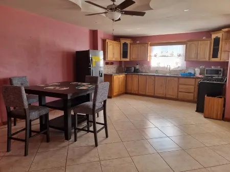 Diamond Cut Villa & Suites Отели в г. Carnbee