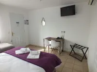 Logis hôtel Restaurant le Clos Saint Loup Các khách sạn ở Villespy