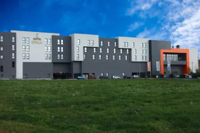 Hotel Etna Hotels in Добой