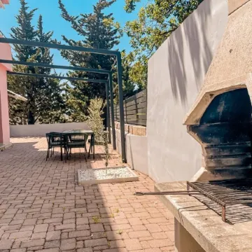 Pinia Apartments Bol