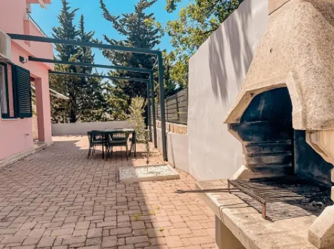 Pinia Apartments Bol