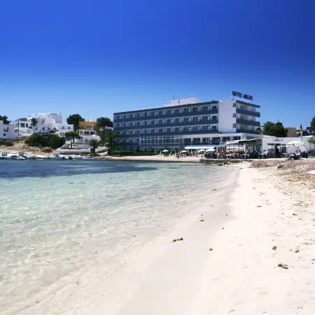 Hotel Argos Ibiza Отели рядом с достопримечательностью «Пуэрто де Ибиса»