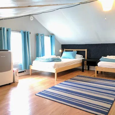 The Wayfaring Buckeye Hostel Hotels near Champions Golf Course