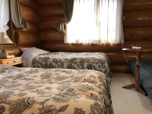 Log Hotel Kamloops