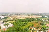 Strategic Studio Apartment at B Residence Near Campus - Bungalows
